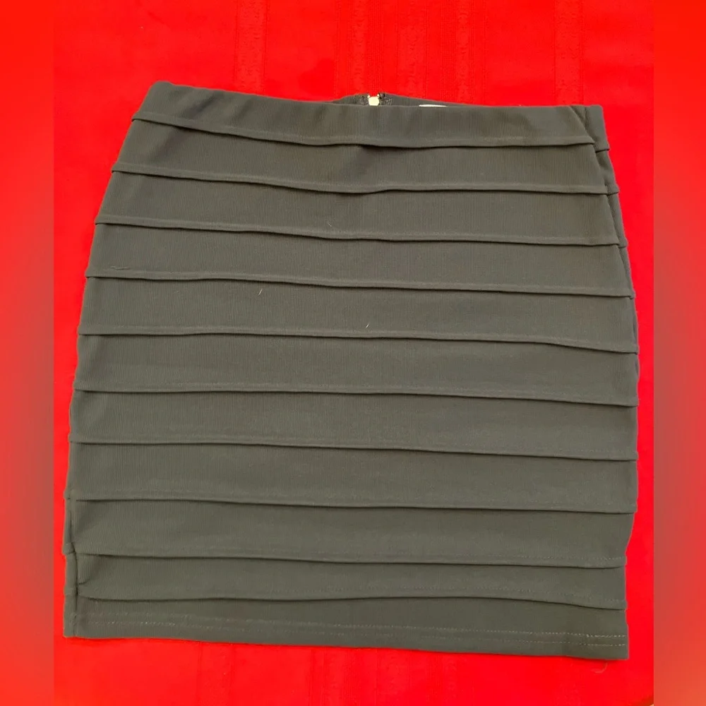 Women’s Tiered Ruffled Business Pencil Skirt